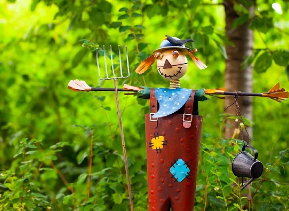 Le groupe "Vive le goût" de Villeneuve-la-Garenne fête son jardin lors d'un goûter/atelier fabrication d'un épouvantail Le groupe "Vive le goût" de Villeneuve-la-Garenne fête son jardin lors d'un goûter/atelier fabrication d'un épouvantail